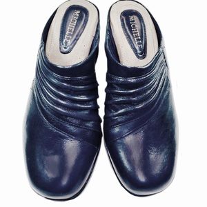 Michelle D Womans Mule Steff Navy Leather Clog 6.5